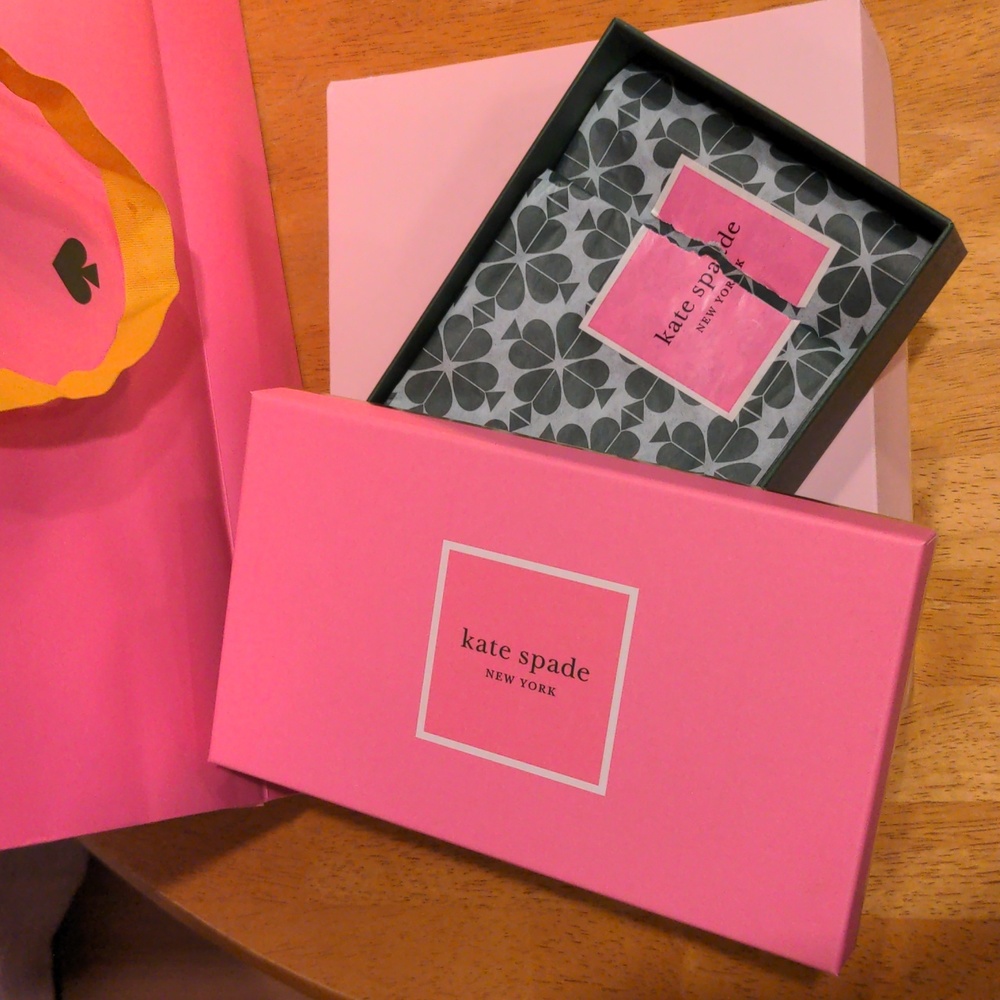 ♠️Kate Spade shopping bag & tissue paper + 2 boxes👛♻️ - Picture 6 of 6